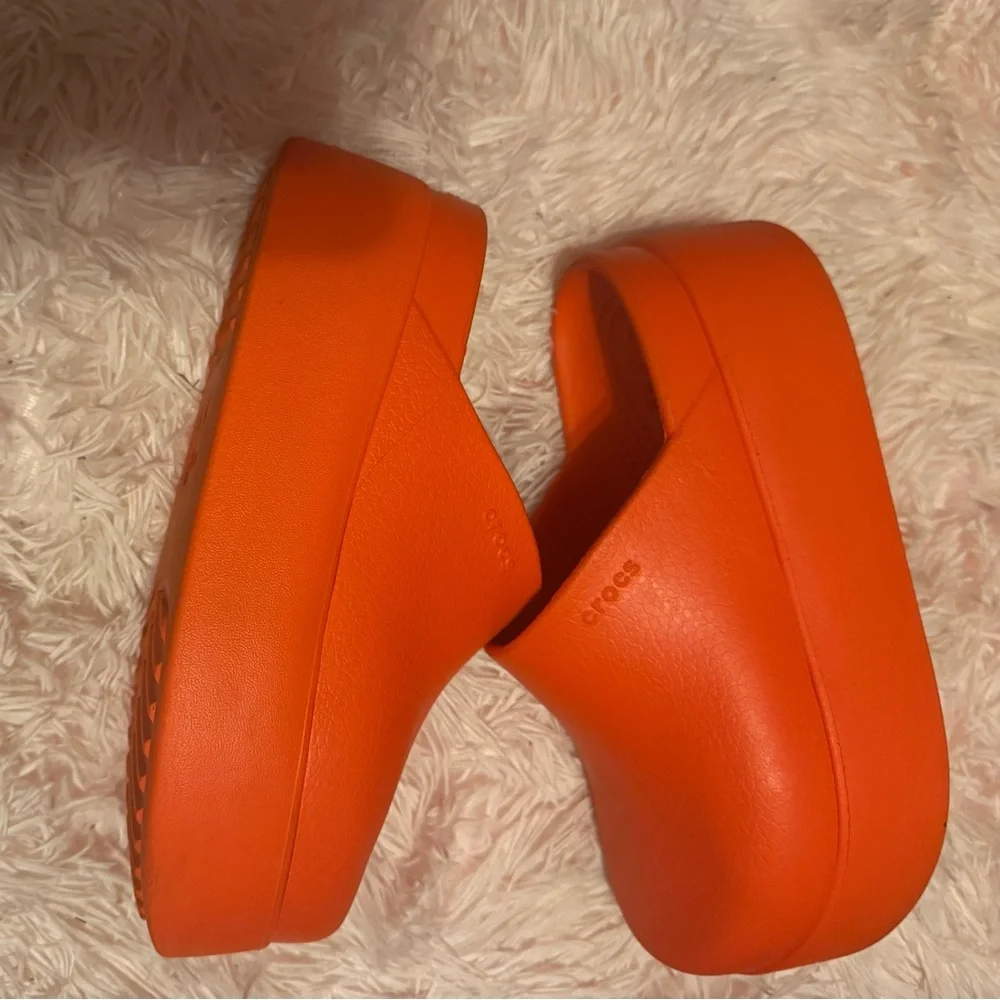 CROCS red/orange size 7 - Picture 4 of 8
